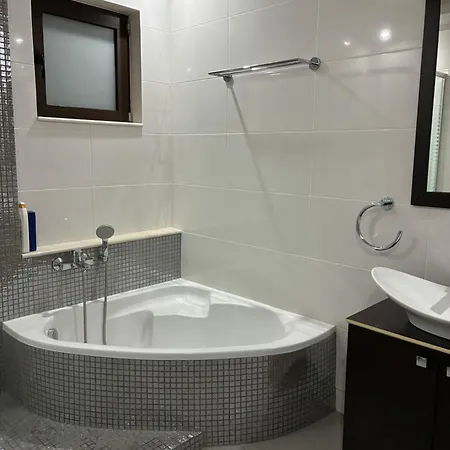 Βίλα Angela House